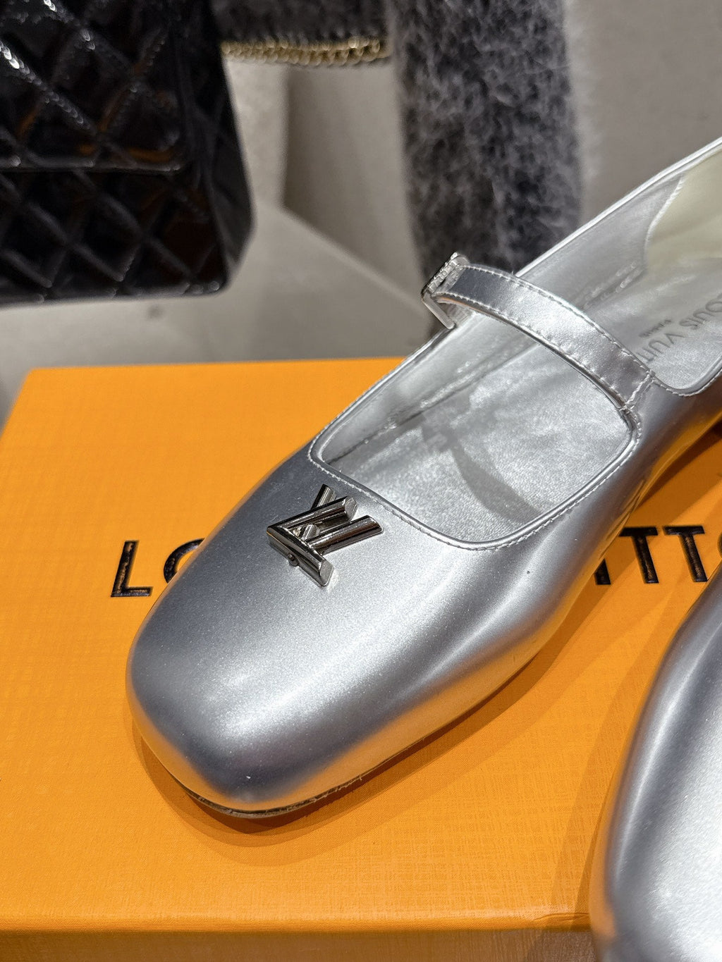 LV Swing Ballet Flat Sliver Metallic Leather 610712