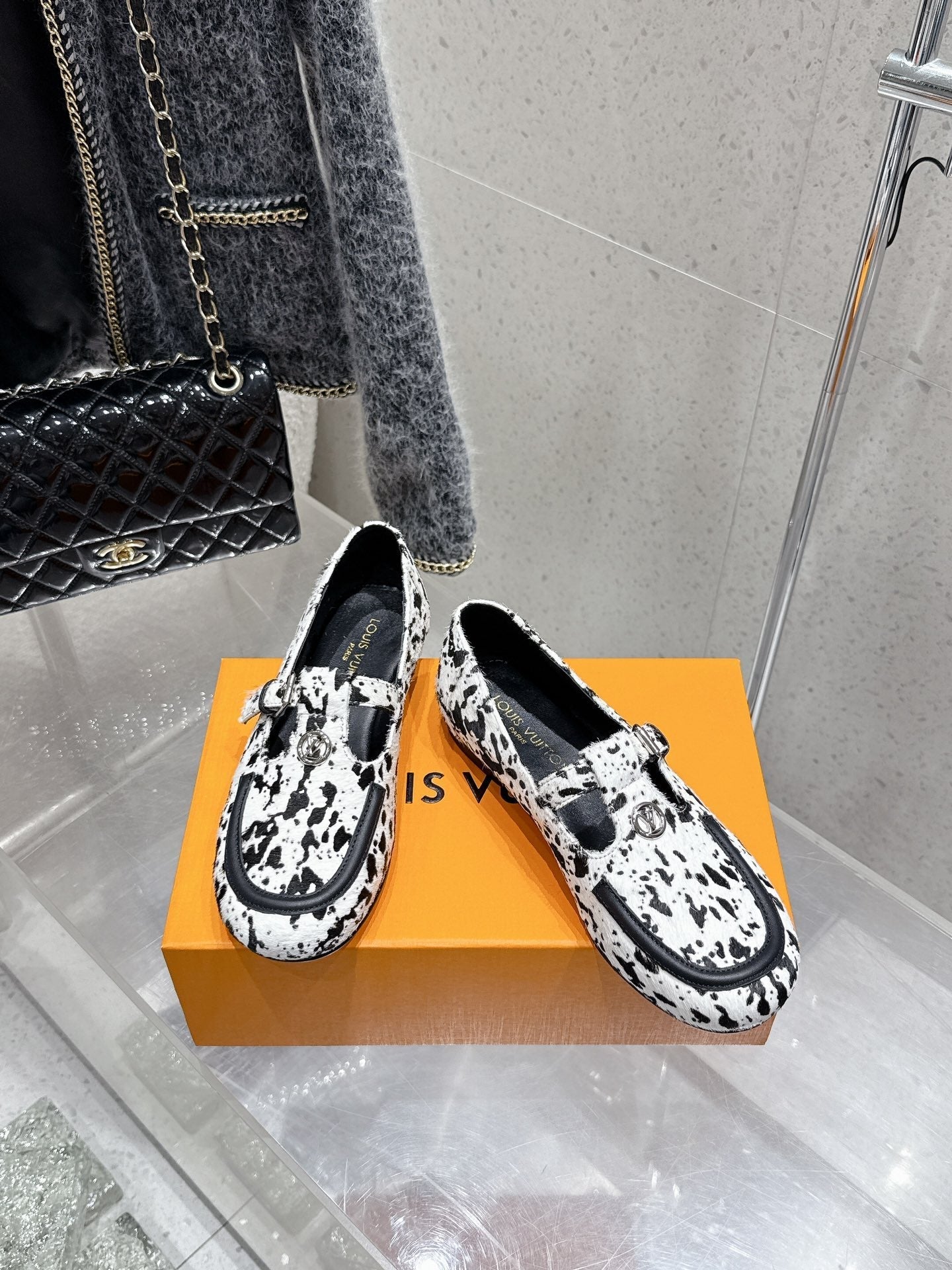 LV Soho Flat Loafer Black White Leopard Horsehair 610854
