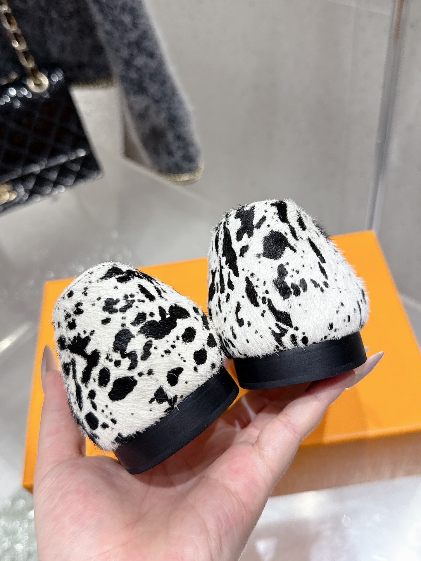 LV Soho Flat Loafer Black White Leopard Horsehair 610854