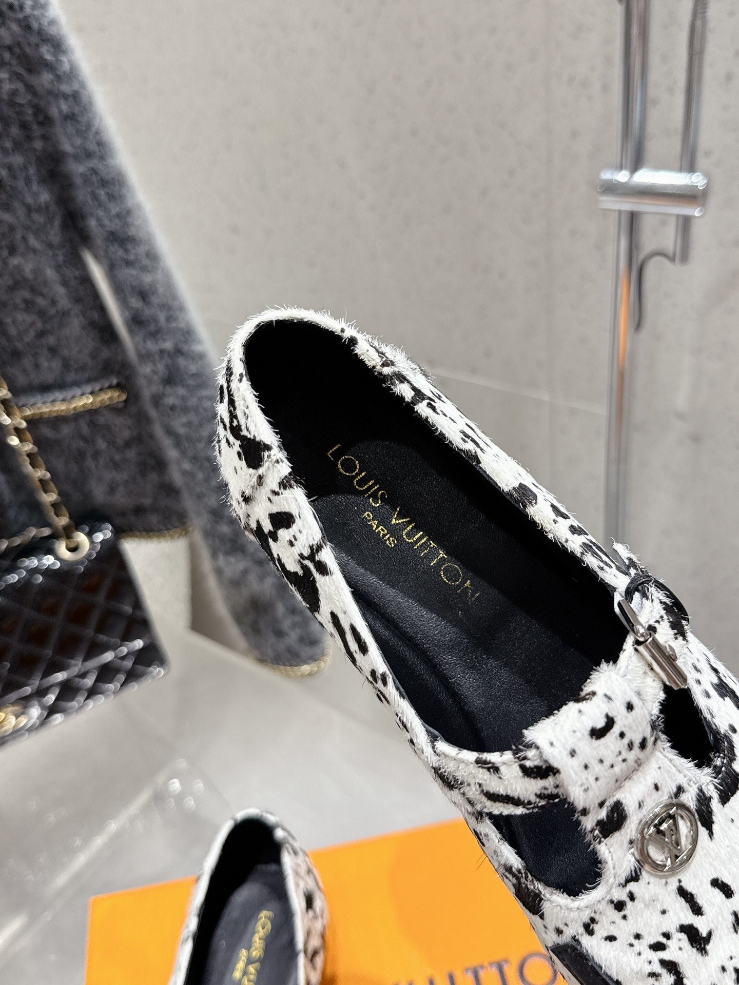 LV Soho Flat Loafer Black White Leopard Horsehair 610854