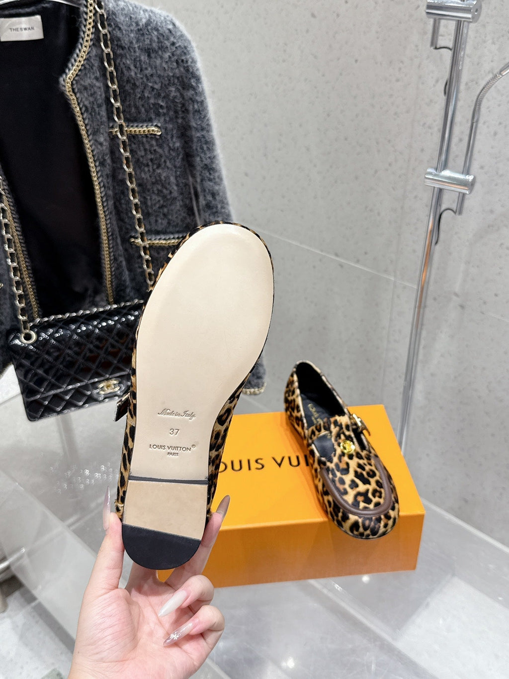 LV Soho Flat Loafer Black Yellow Leopard Horsehair 610855