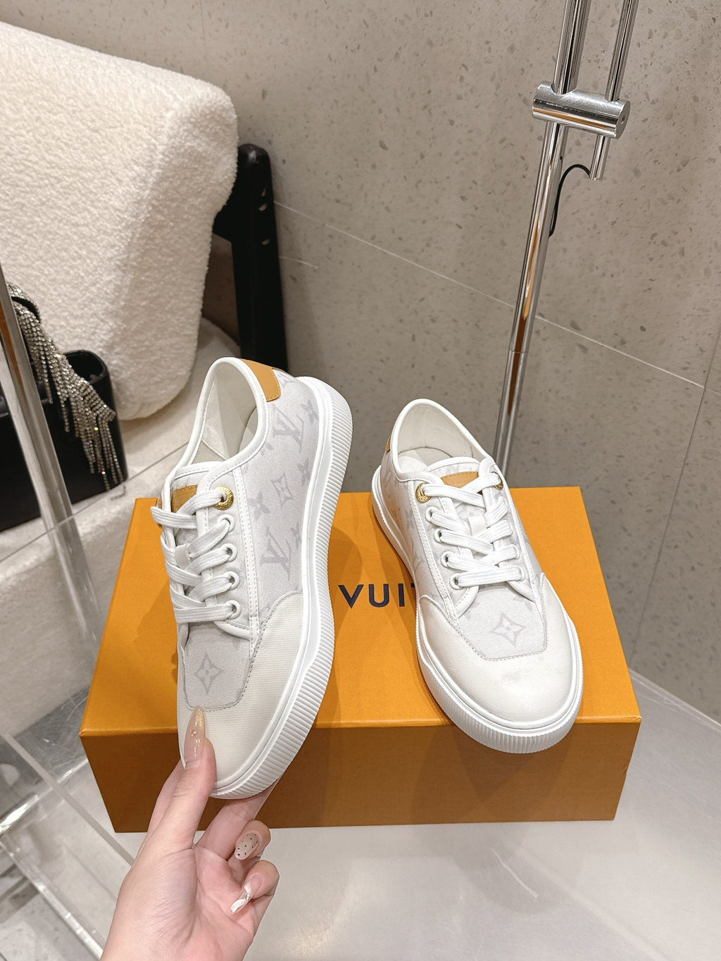 LV x TM Lagoon Sneaker White Canvas Lace 610799