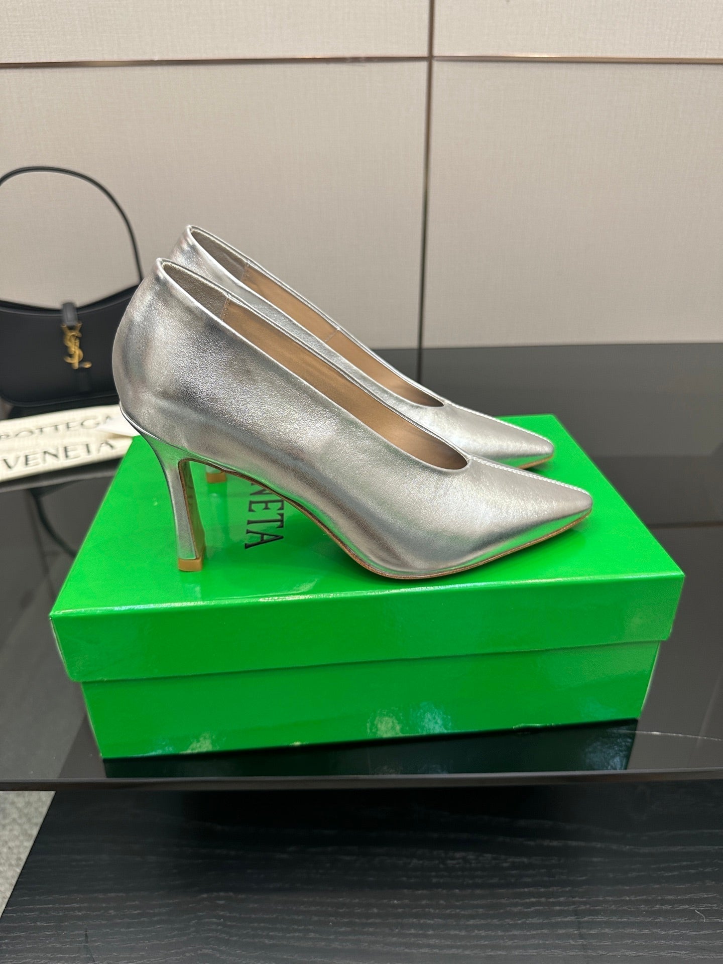 BV Pump 90mm Sliver Calfskin 427646