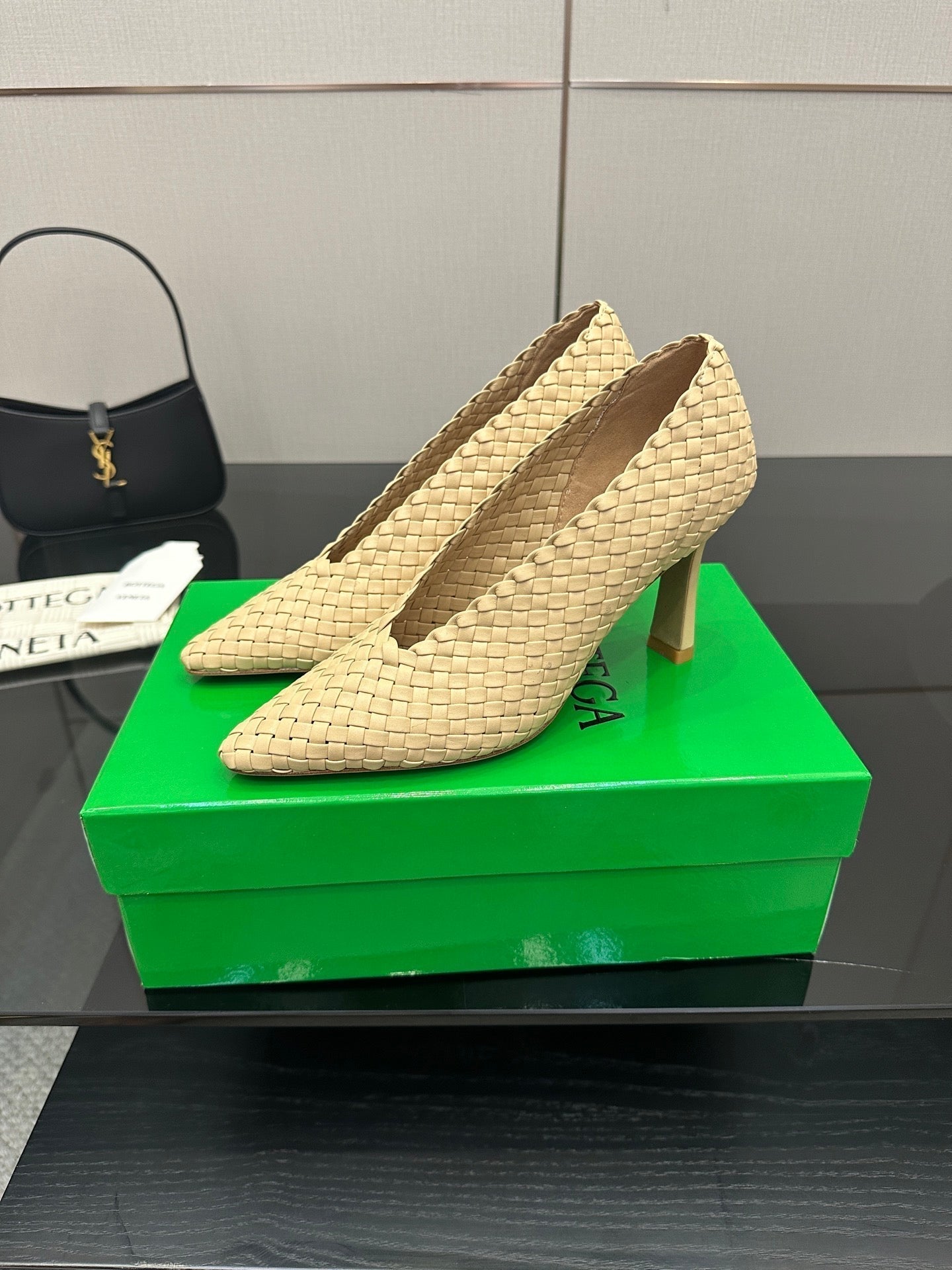 BV Sofia Pump 90mm Beige Intreccio leather 427648
