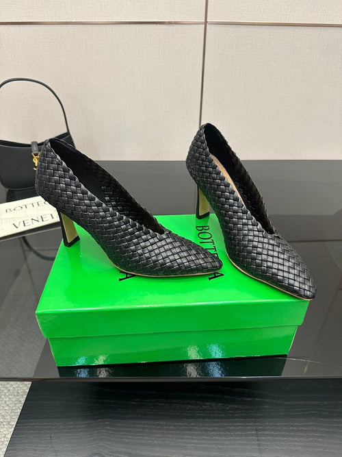 BV Sofia Pump 90mm Black Intreccio leather 427651