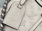 hand it all pm 29cm beige mahina calfskin