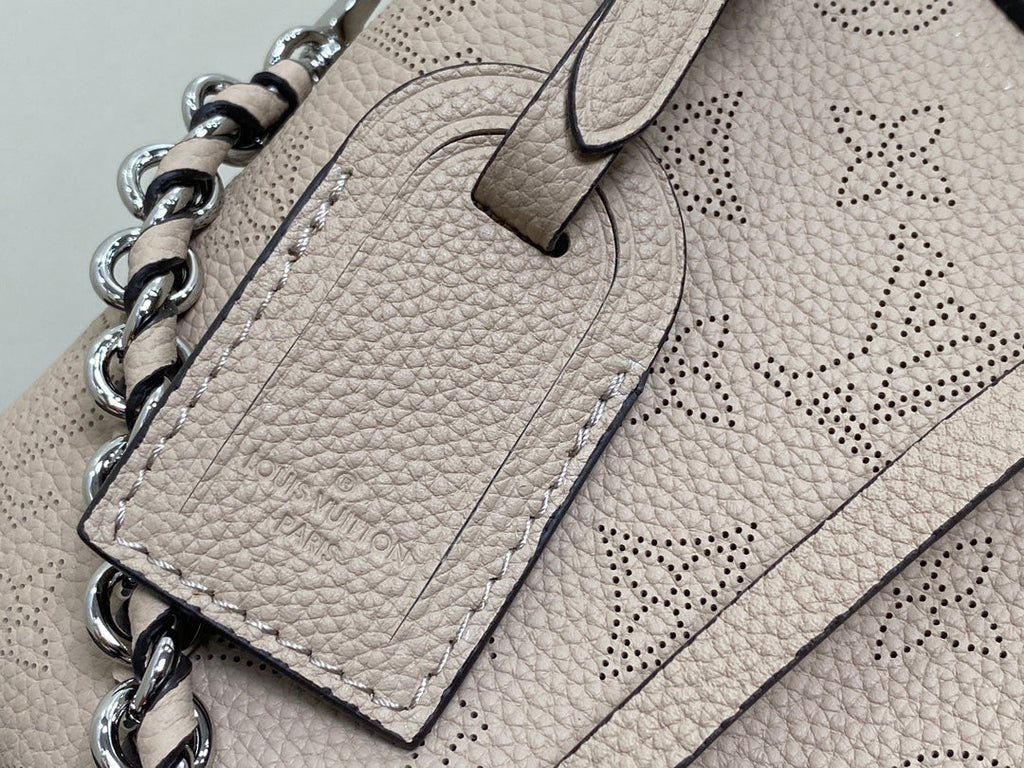 hand it all pm 29cm dark beige mahina calfskin