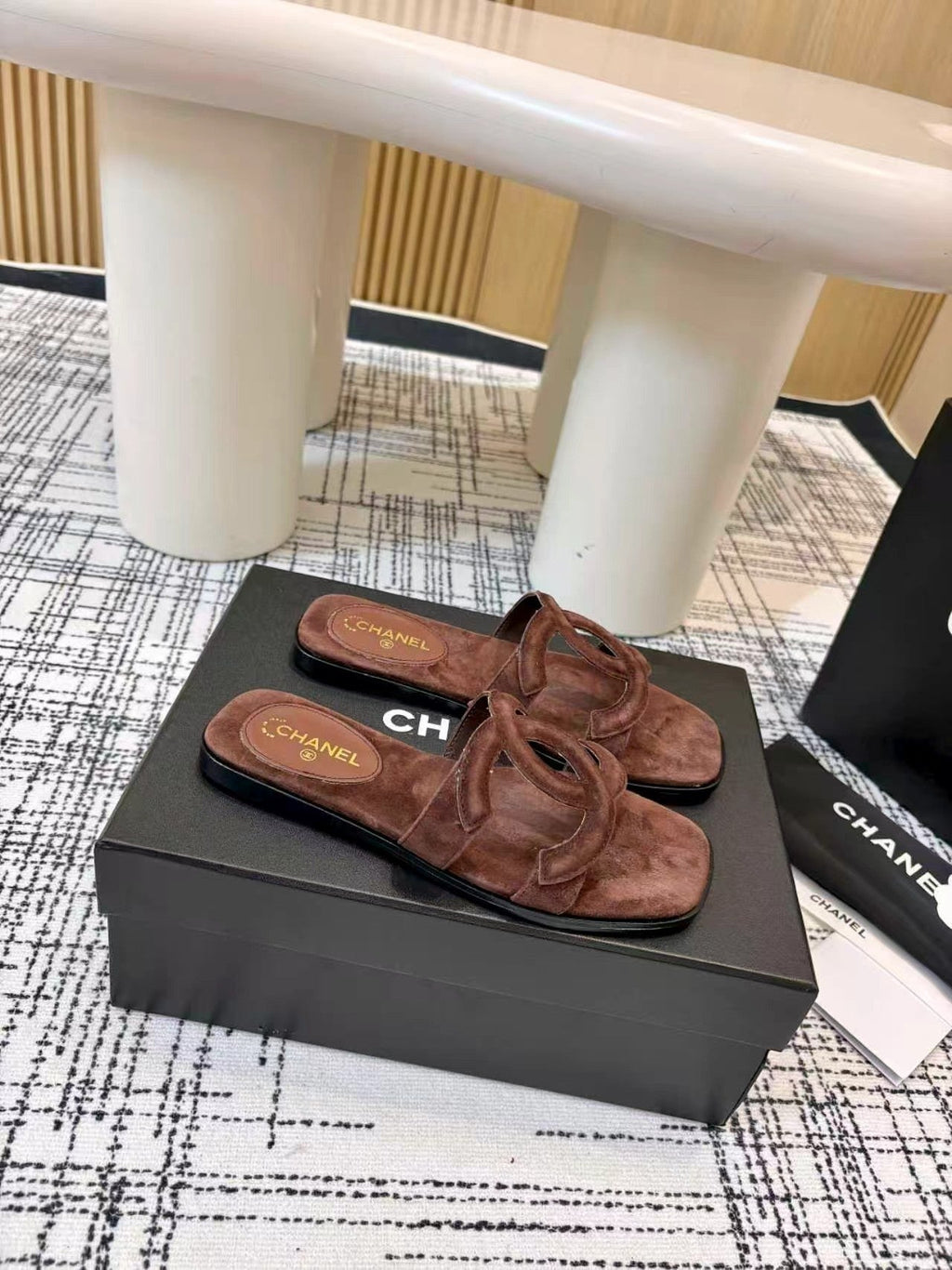 CC 26s Open-toe Sandal Chocolate Suede 681941