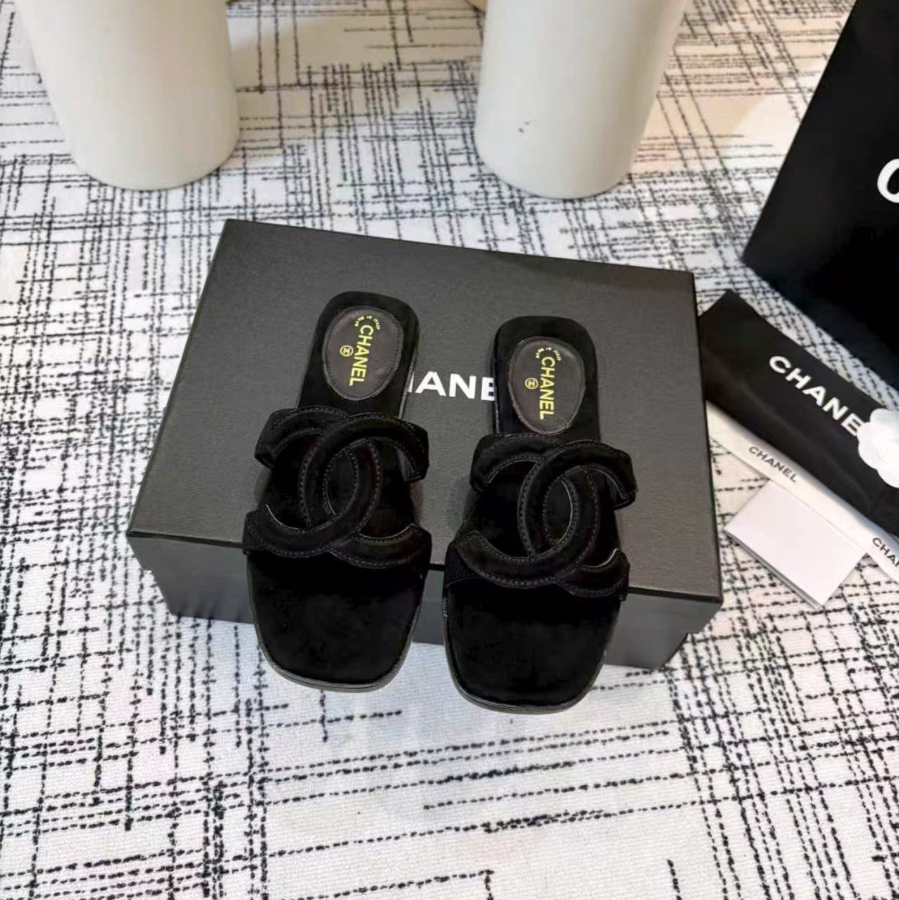 CC 26s Open-toe Sandal Black Suede 681942
