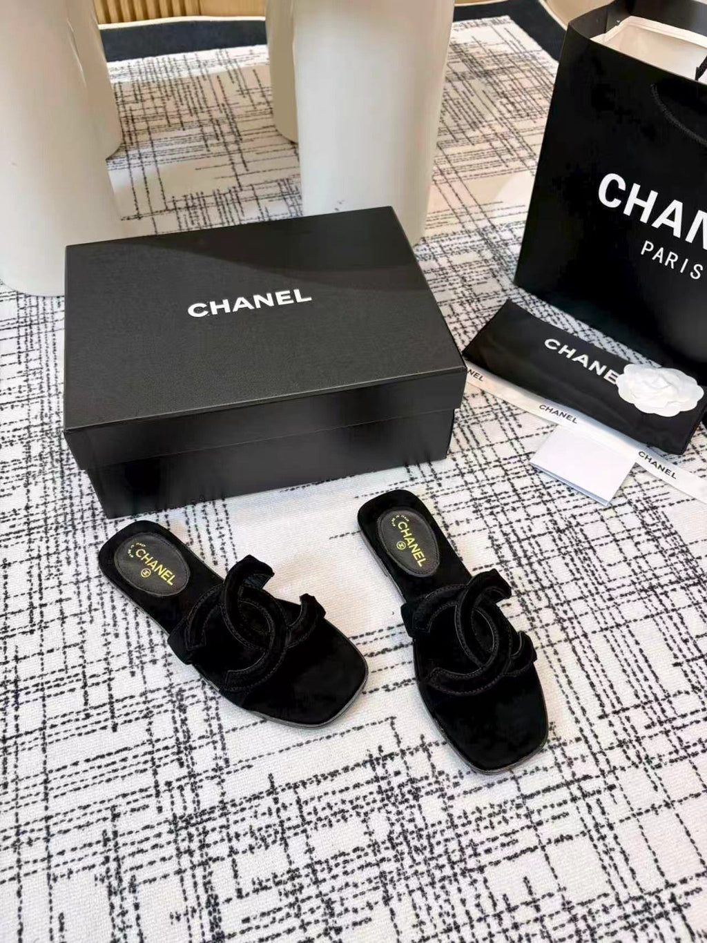 CC 26s Open-toe Sandal Black Suede 681942