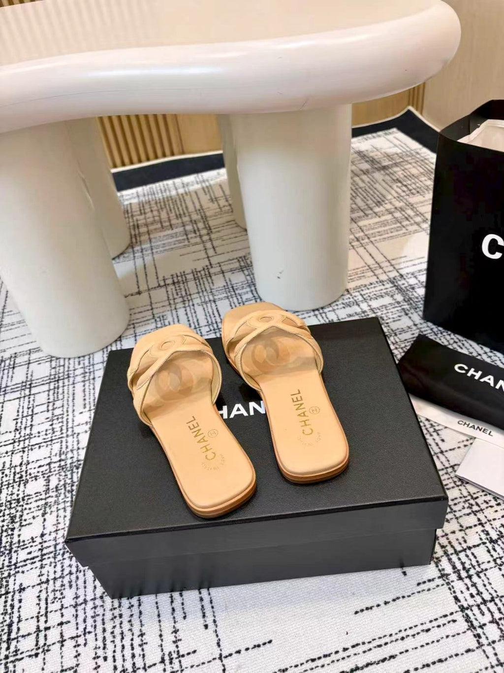 CC 26s Open-toe Sandal Beige Sheepskin 681944