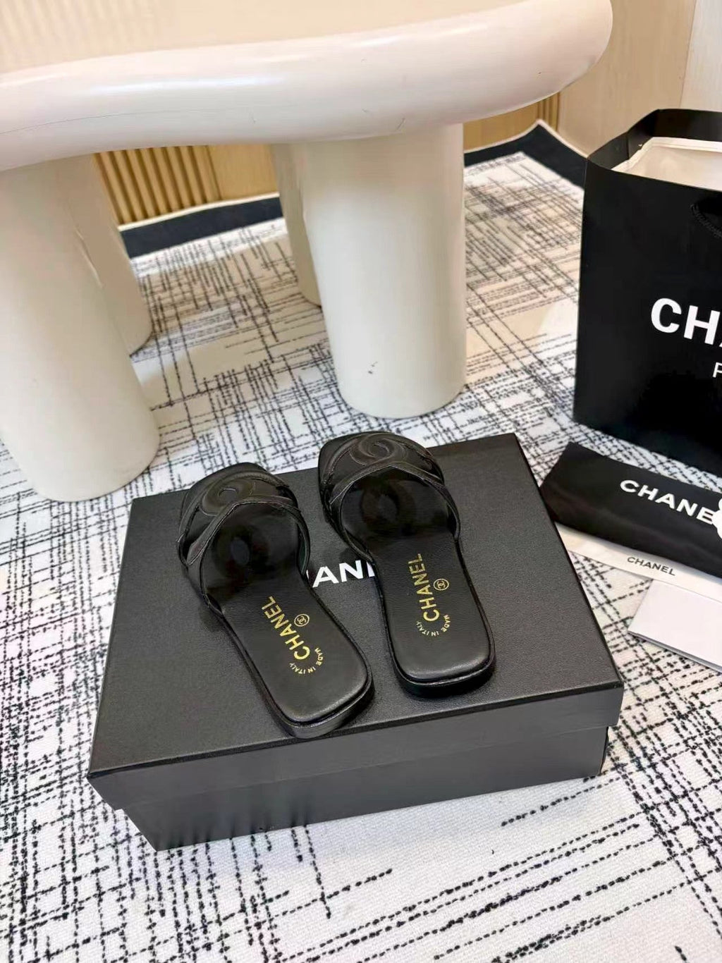 CC 26s Open-toe Sandal Black Sheepskin 681947