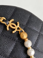 CC 25S Pouch Bag 17cm Black Grained Calfskin Pearl