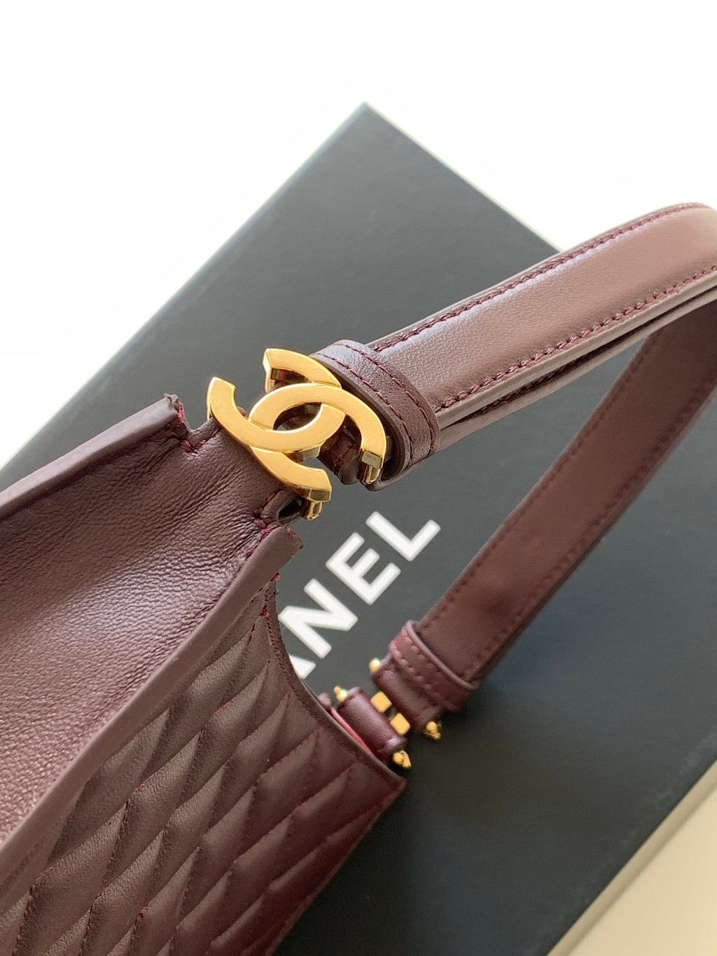 Chanel 25 Christmas Limited Hobo Shoulder Bag Burgundy Lambskin 324808