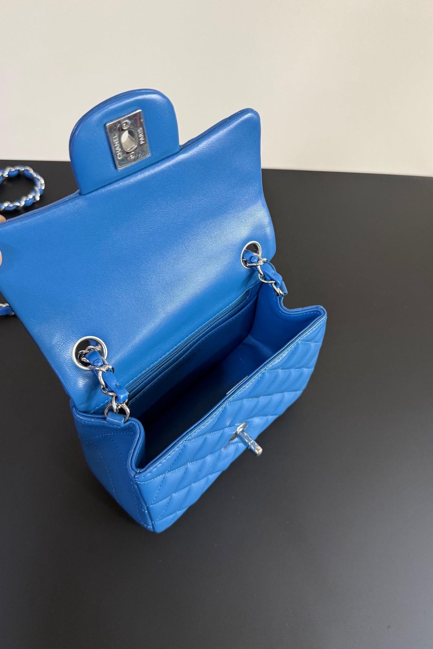 CC Flap Bag 17cm Cobalt Blue Sheepskin SHW 284814