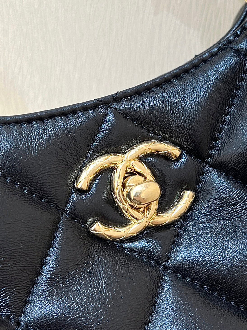 Chanel 24A Limited Edition Hobo Chain Bag Black Goatskin 256157