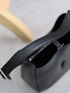 le 5a7 small 23cm black calfskin silver hardware