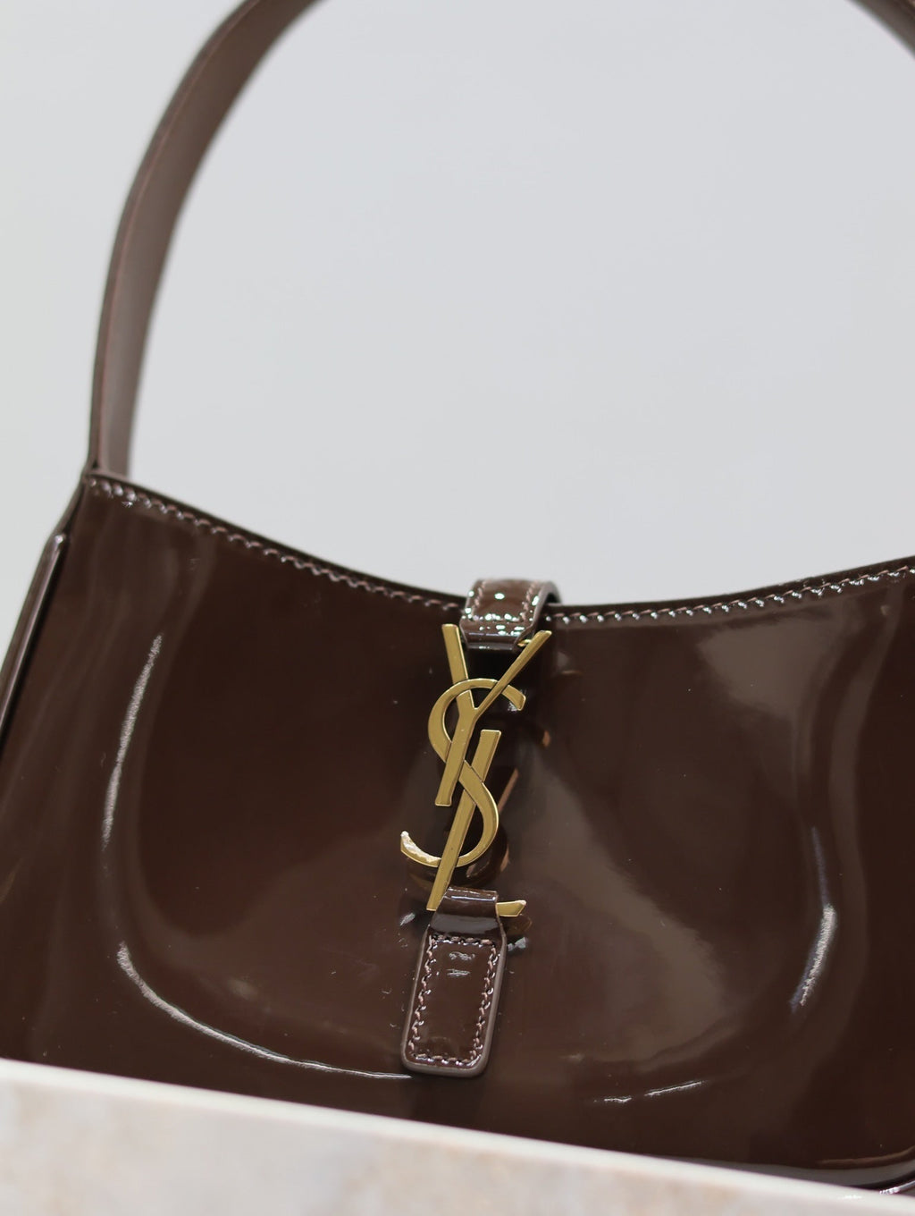 Le 5 a 7 19cm dark brown patent calfskin