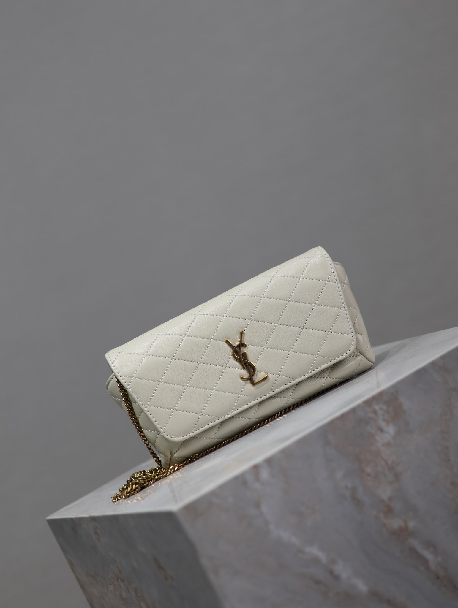 Gaby Phone Bag 19cm White Quilted Leather GHW