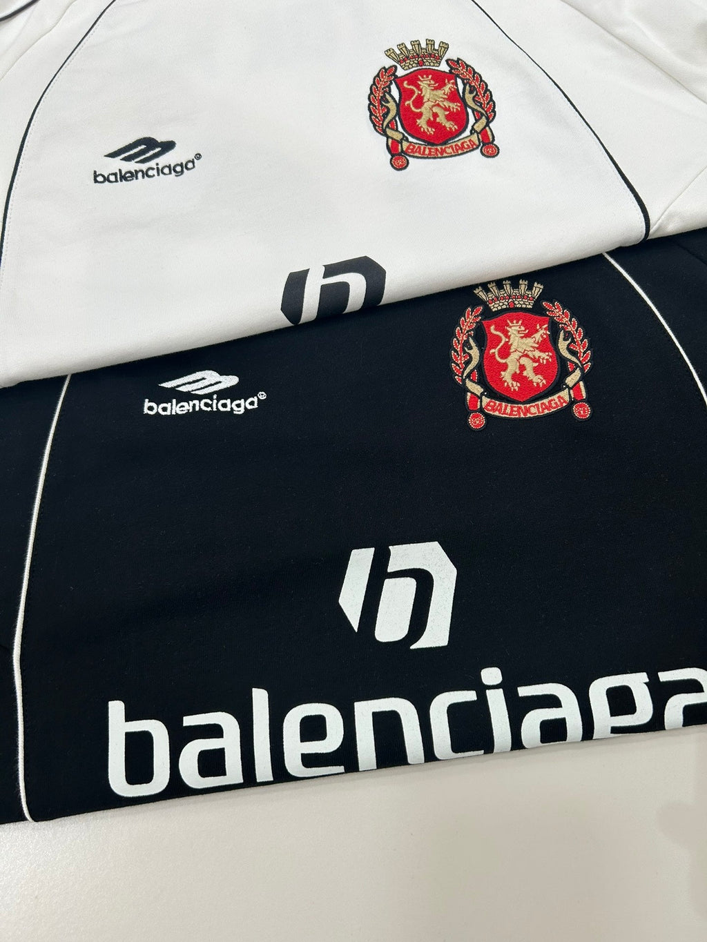 Balenciaga - Manchester United embroidered long sleeve t-shirt 0036