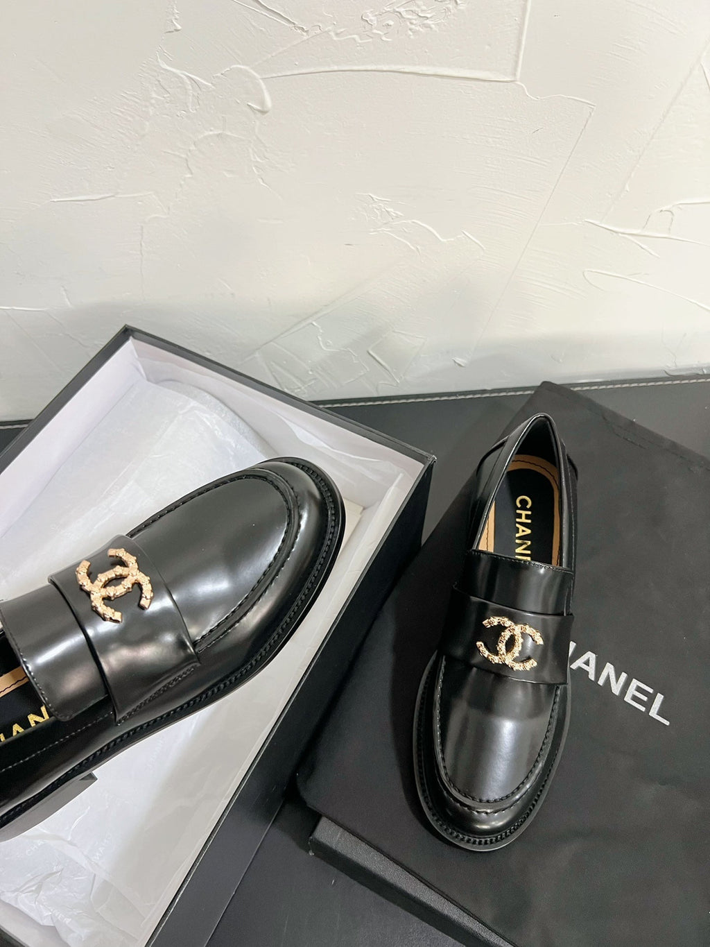 CC Moccasins Glossy Black Calfskin 949655