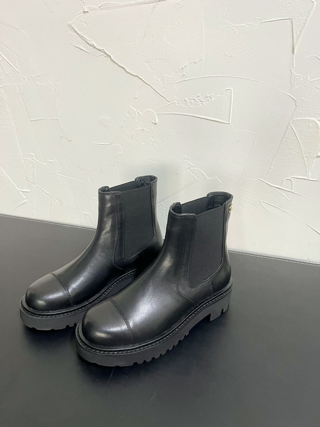 CC Chelsea Ankle Boots In Black Cowhide  949682