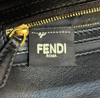 BAGUETTE 27 IN BLACK SMOOTH CALFSKIN GOLD HARDWARE