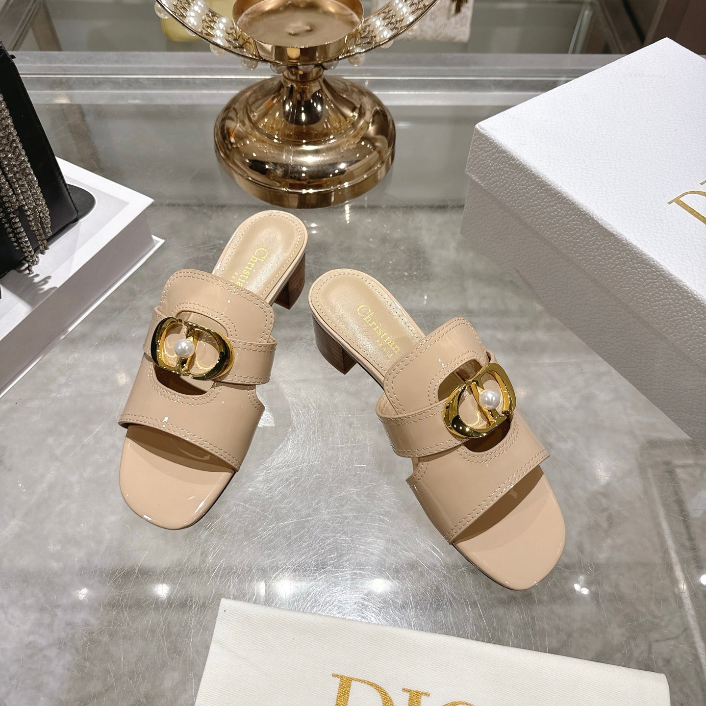 CD 26 Chunky Heel Sandals 35mm Beige Patent Leather 592269