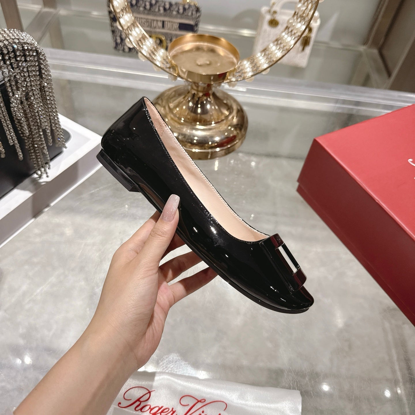 Roger Vivier 26s U Look Ballet Flat Black Leather 679810