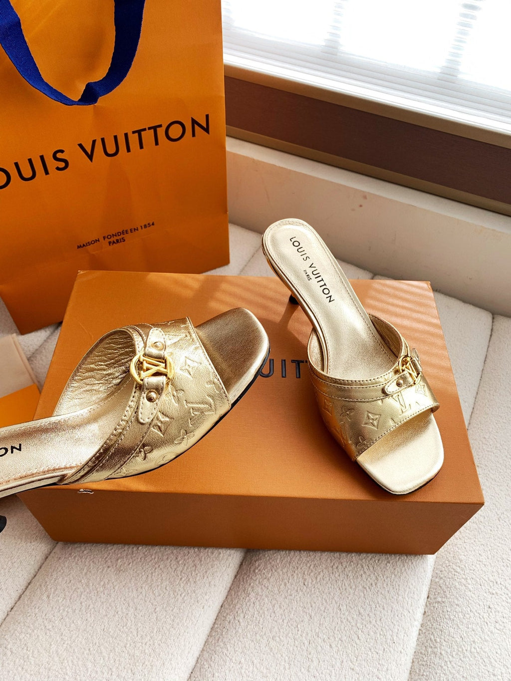 LV 26s High Heels 55 Slippers Gold Metallic Sheepskin 614984