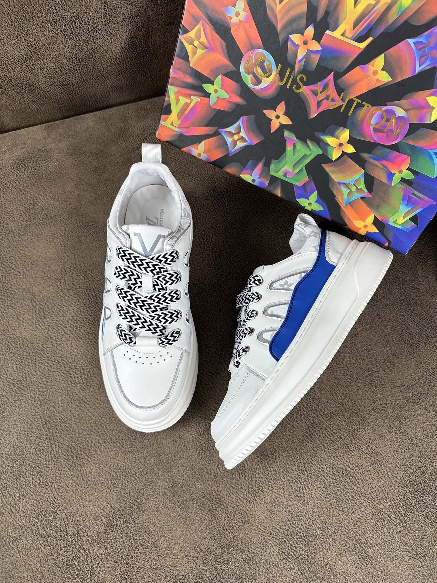 LV TRAINER SHOES IN WHITE MIX BLUE CALFSKIN