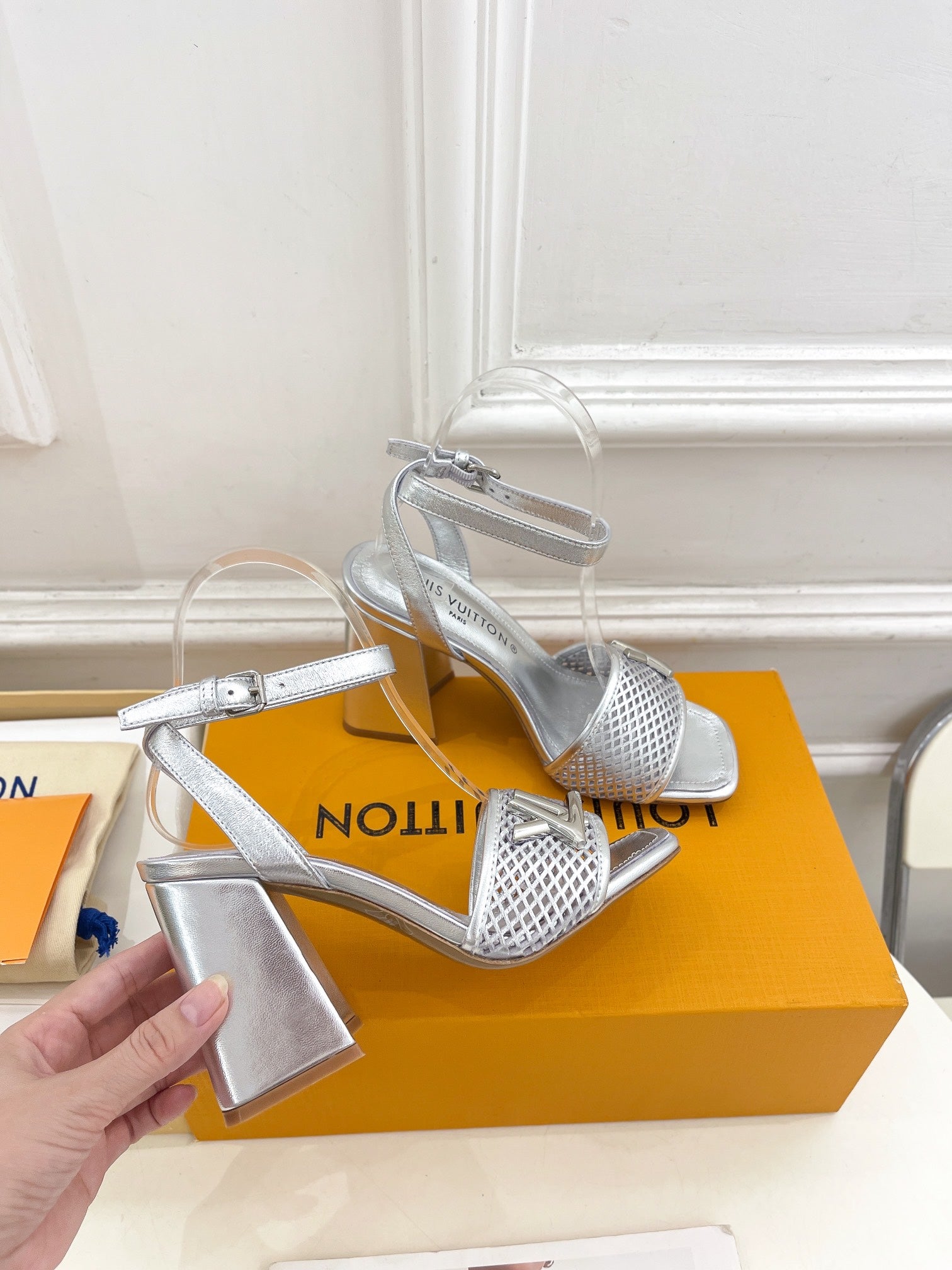 shake platform 90 silver metalic calfskin