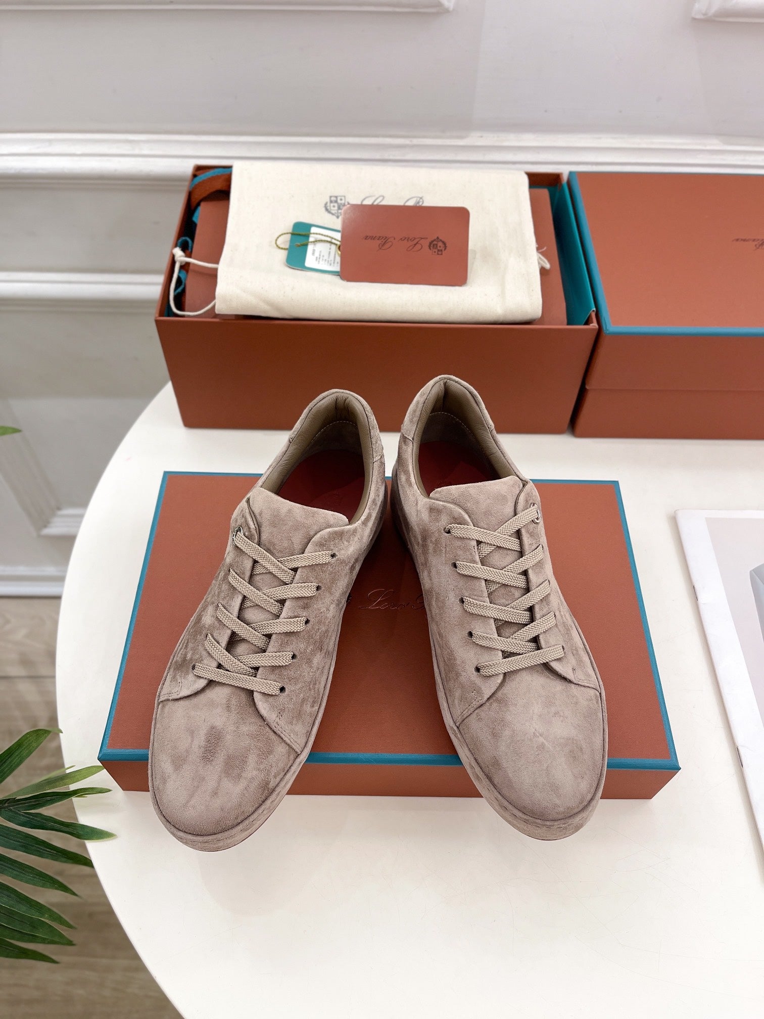 LP Nuage Sneaker In Light Grey Brown Suede 988293