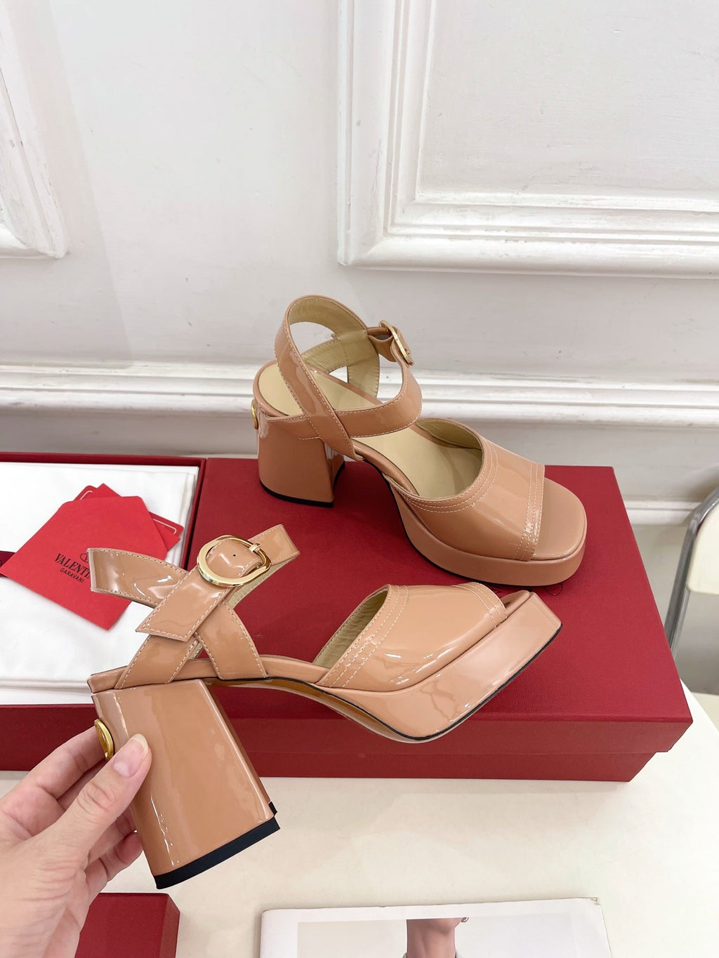 VT Garavani 25 Platform Pink Nude Cow Patent Leather 330969