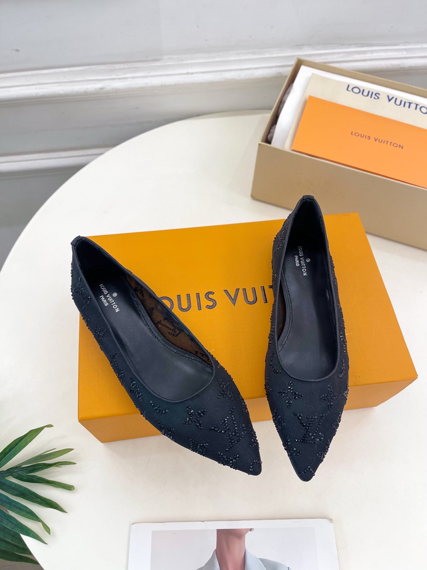 LV Gala Rhinestone Pointed Toe Flat Black Mesh 425136