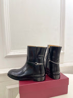 Gucci 25𝐬𝐬 horsebit ankle boots black patent calfskin 435384