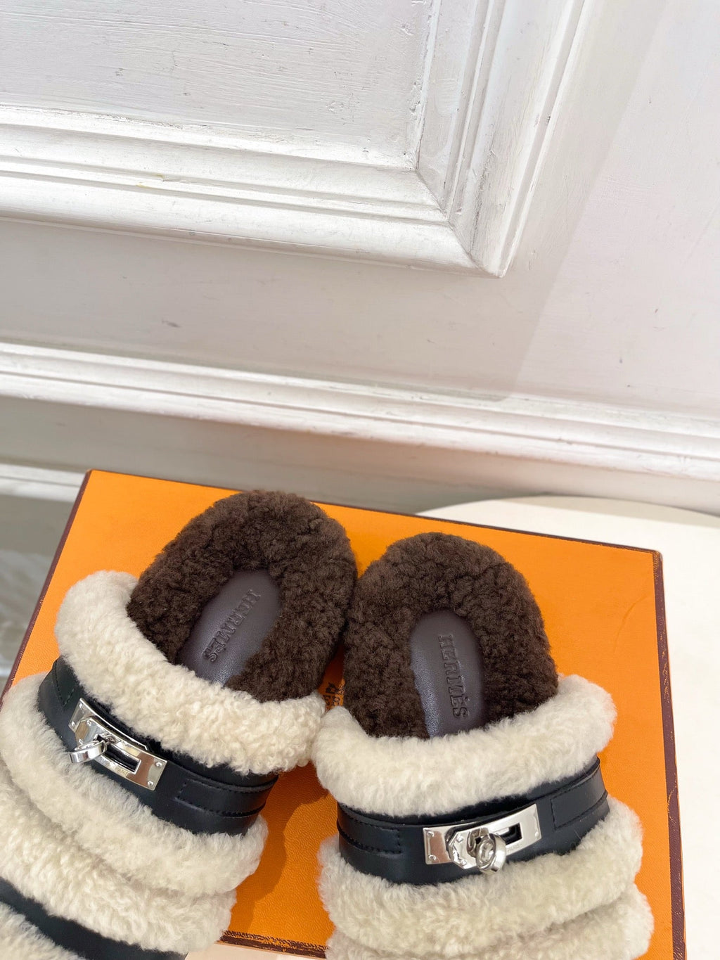 HM Slippers Classic Kelly Sliver Buckle Brown Black Wool