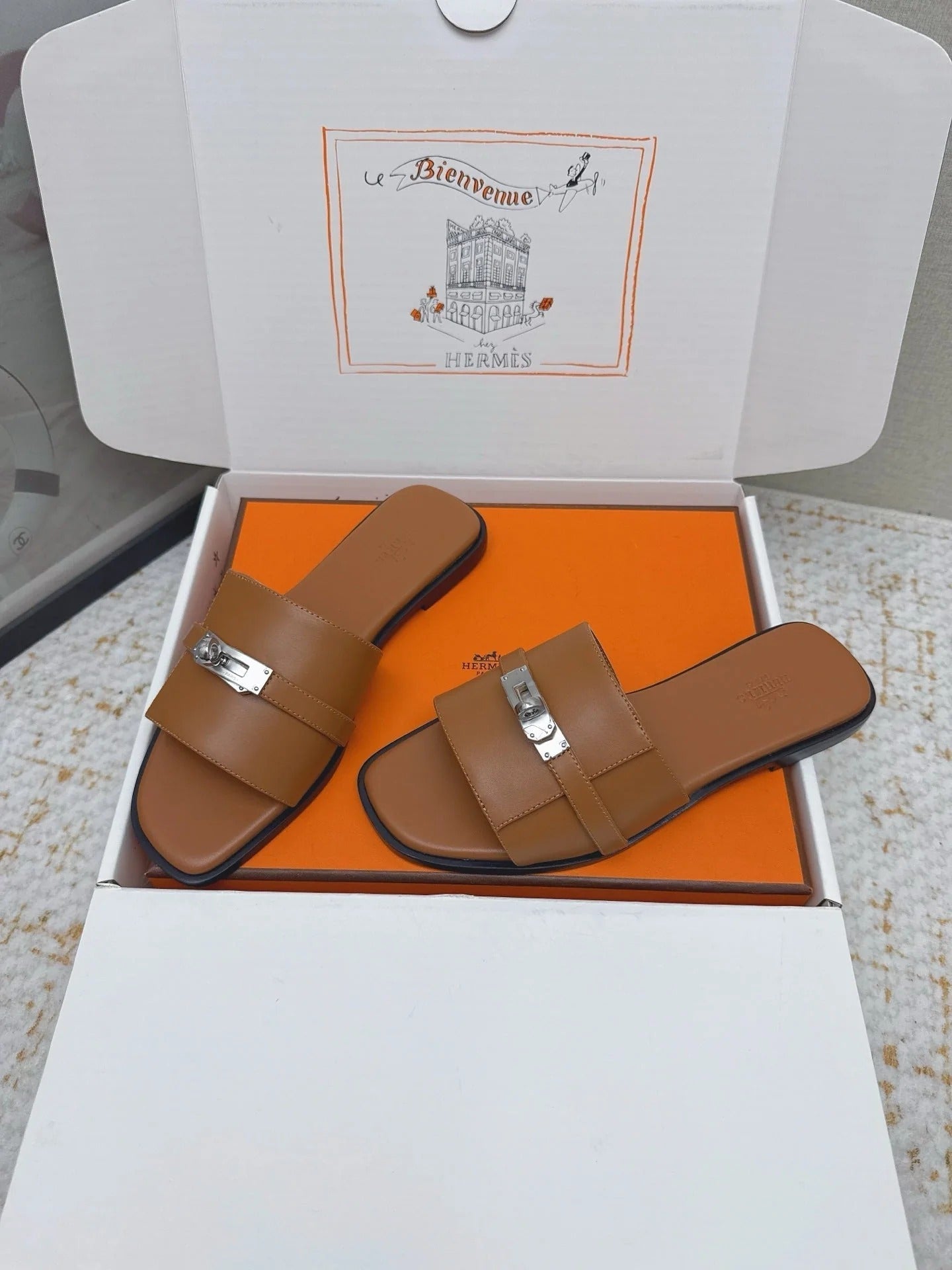 HM 26ss Oasis Sandals Brown Sheepskin Sliver Buckle 625166