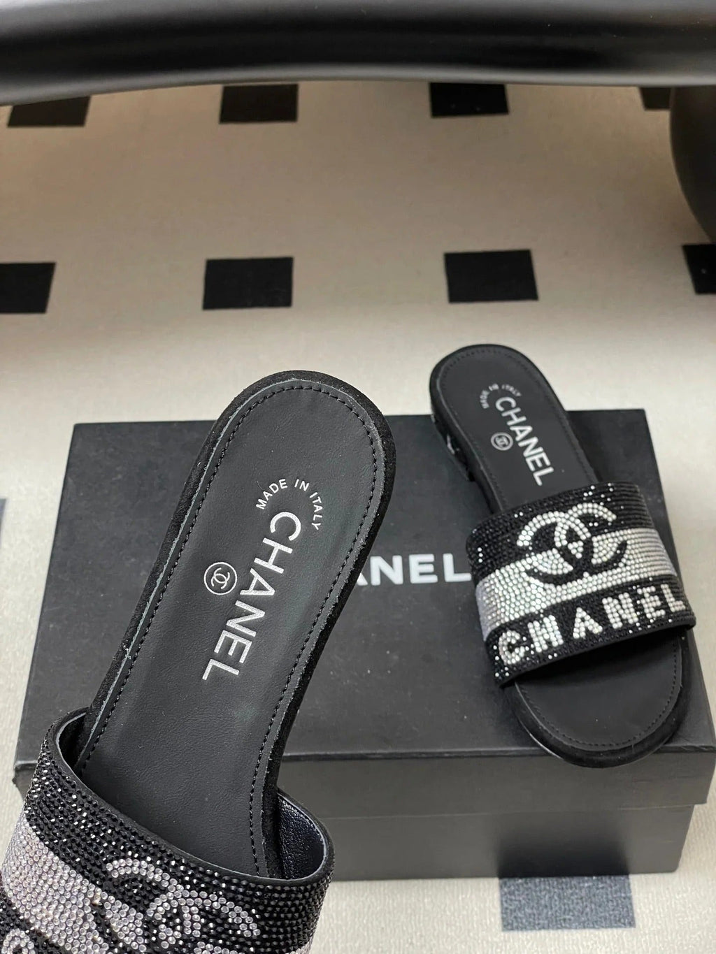 CC 26s Flat Sandals Black Sheepskin Rhinestones 649516