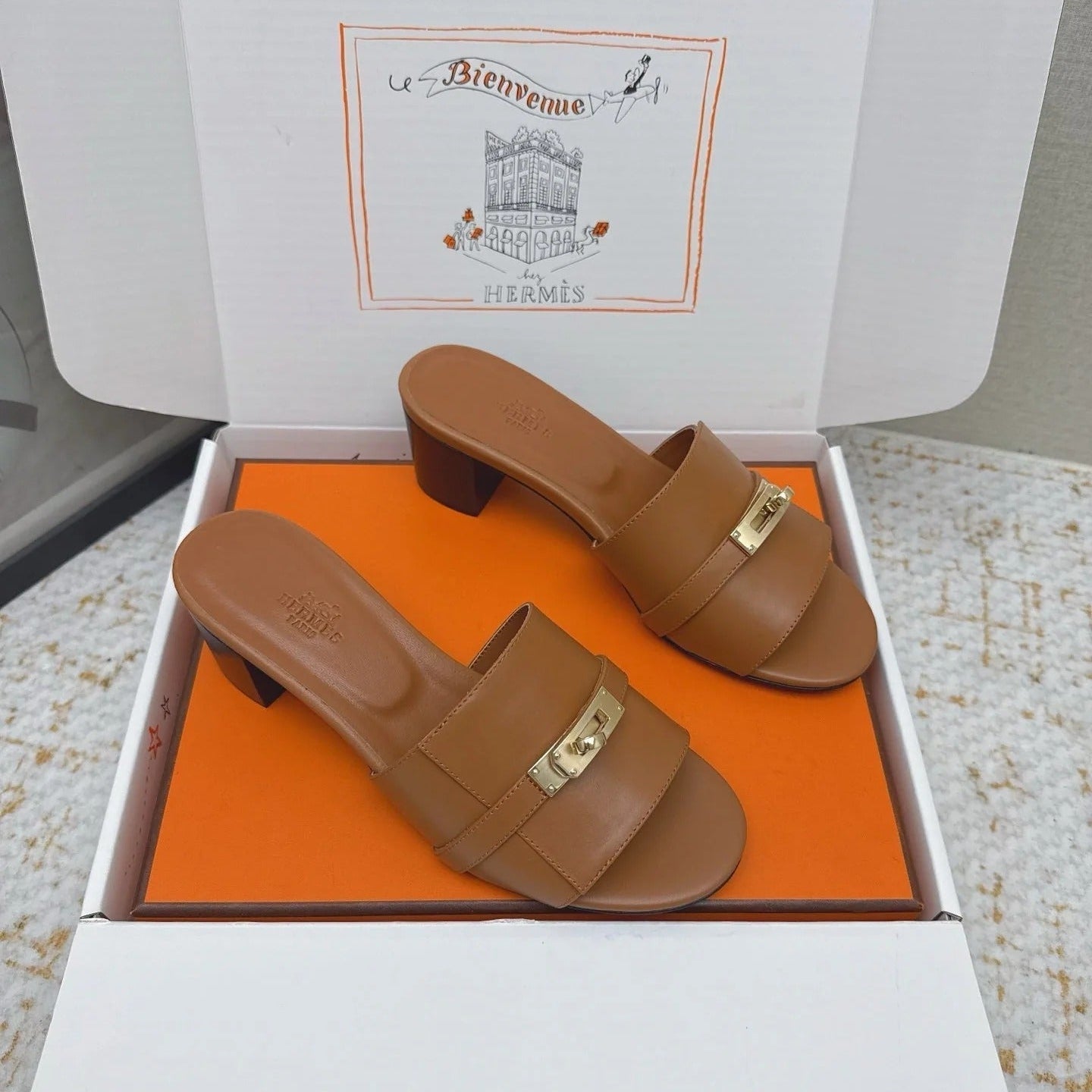 HM 26ss Oasis Sandals 50 Brown Sheepskin Gold Buckle 625162