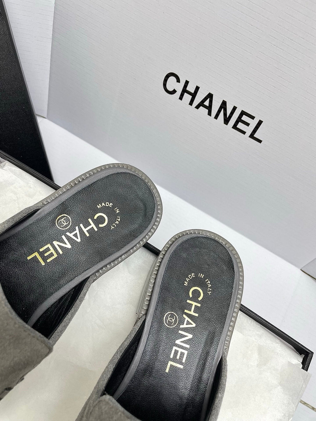 CC 26s Double C Mule Gray Suede 645304