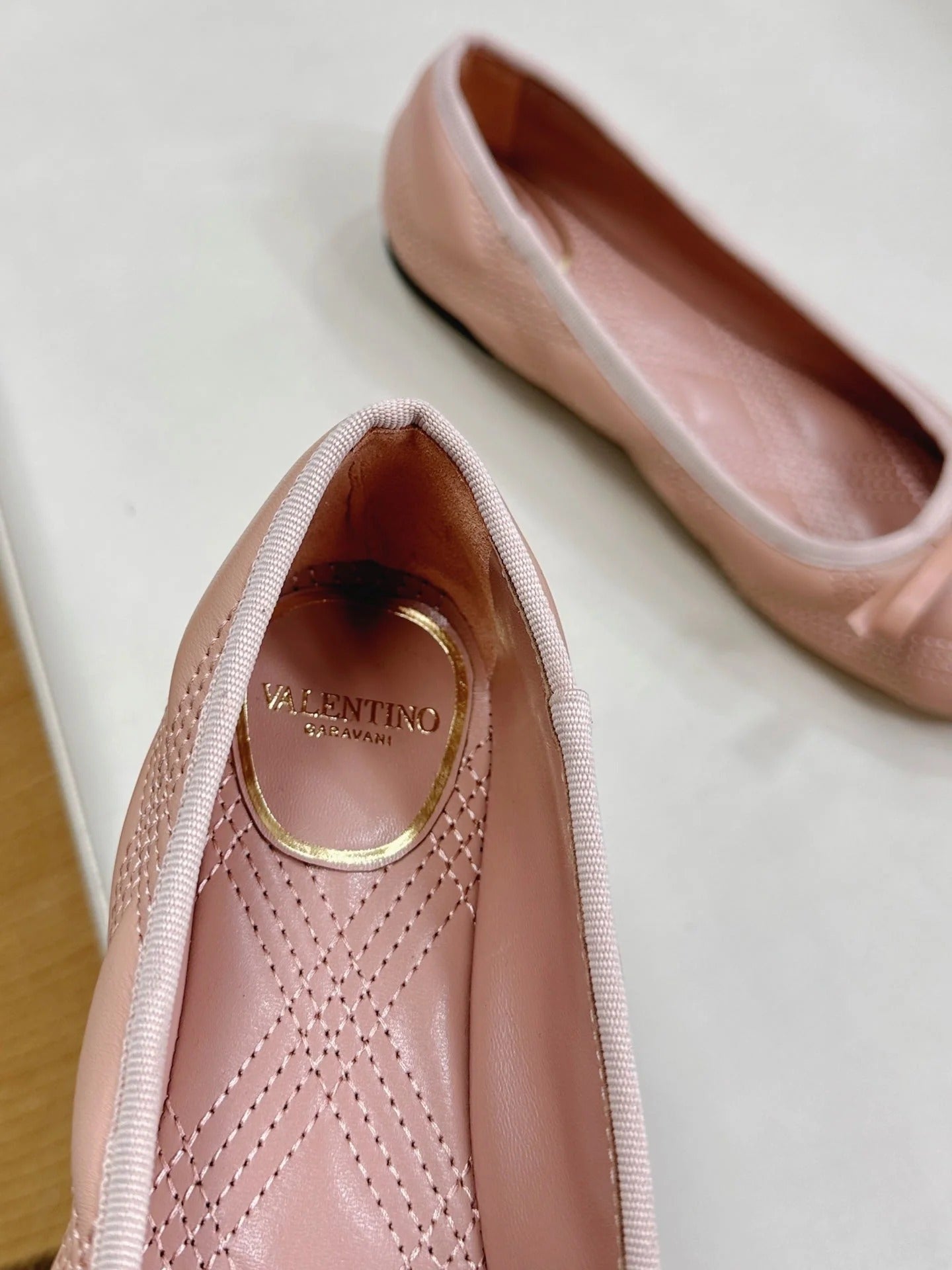 VLTN CLASSIC BALLET FLATS 25S IN NUDE PINK CALFSKIN WITH BOW