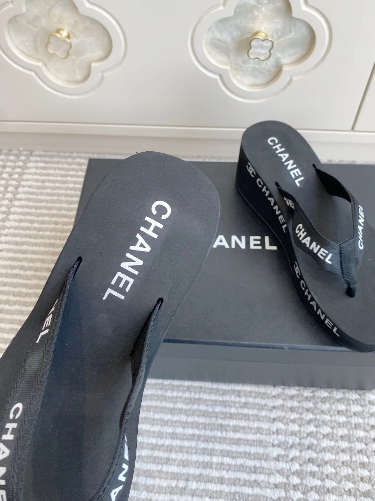 CC 26s Thong Sandals 65 Black Rubber Leather 647674