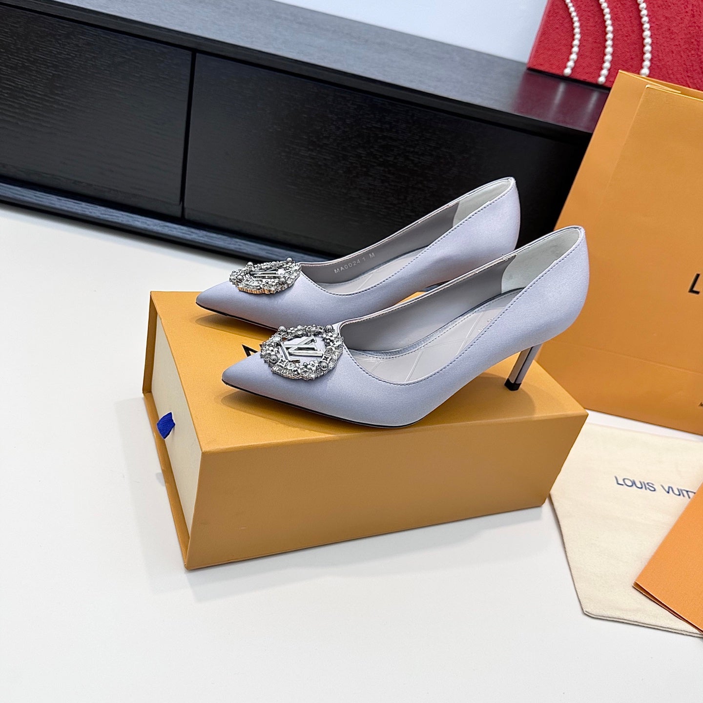 LV 26s Pointed-Toe High Heels 75 Light Lavender Premium Satin 622443