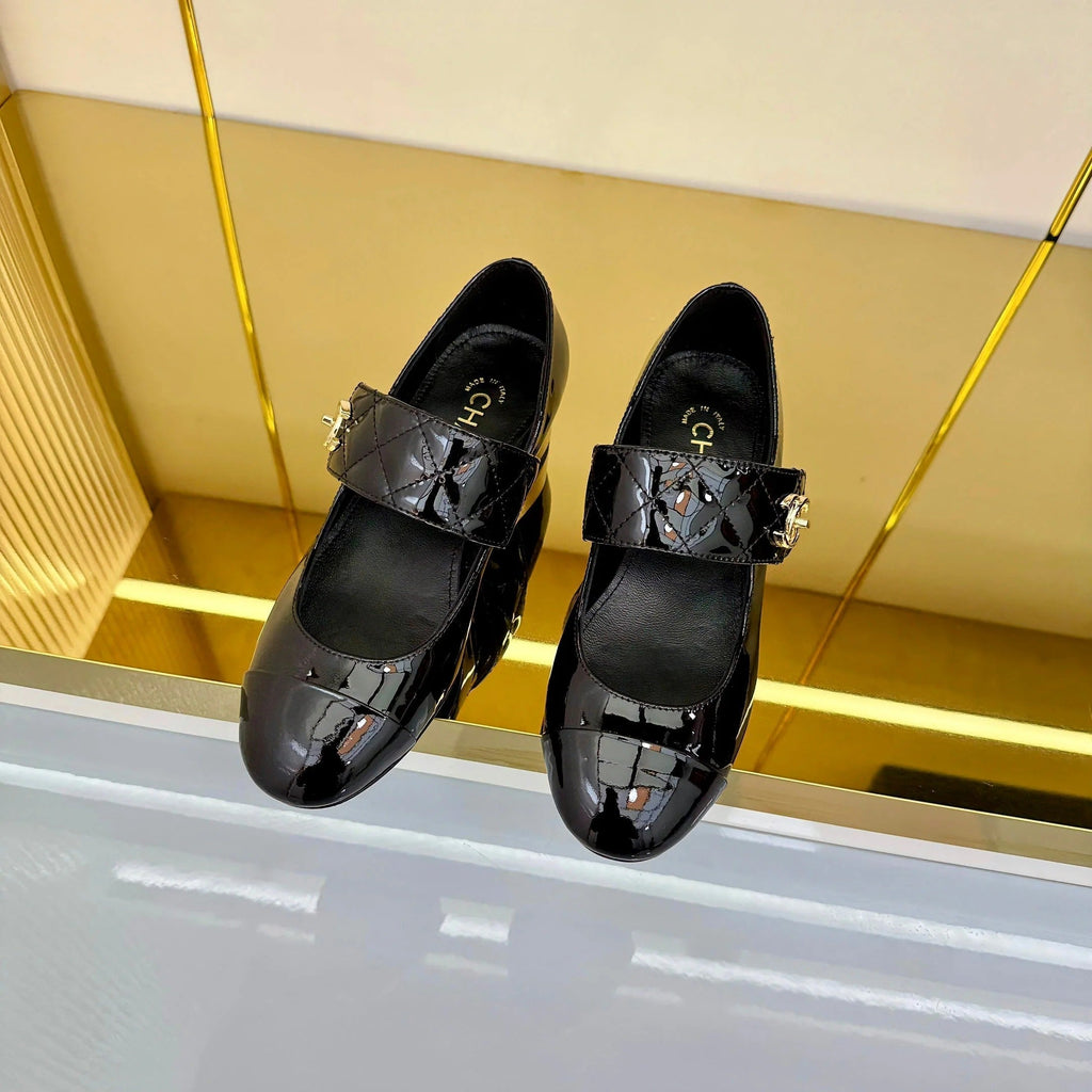 CC 2026 Mary Jane 35 Black Gold Black Patent Leather 667752
