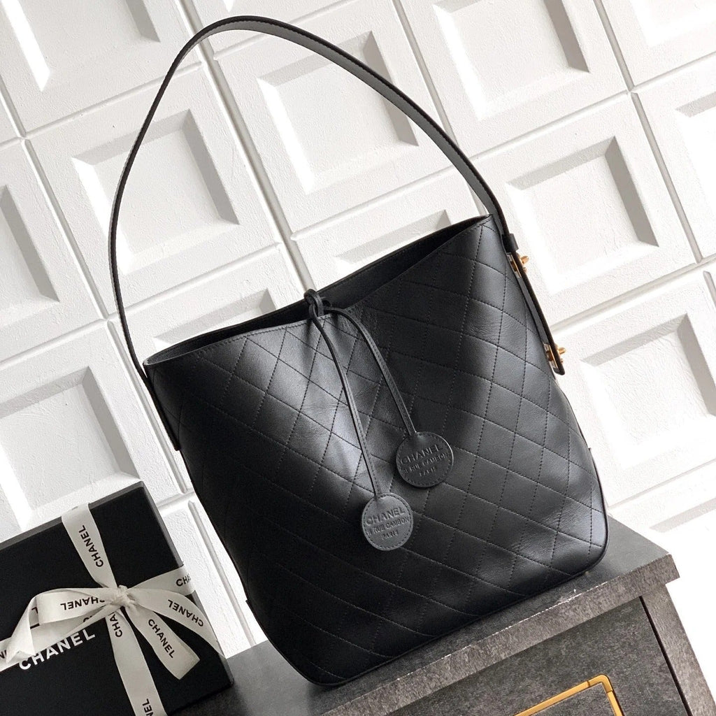 Chanel 2026 Bag 32cm Black Calfskin 331125