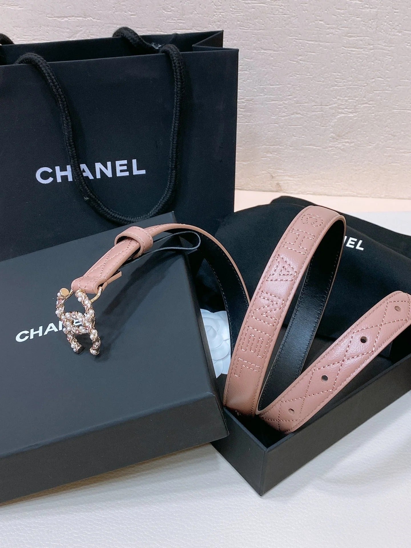 CC BELT 20MM IN PEACHY PINK EMBROIDERED CALFSKIN GOLD HARDWARE ATTACH PEARLS