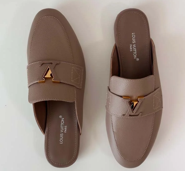 LV 25C LV Capri Open Back Loafer Cream Wrinkled Cowhide 219928