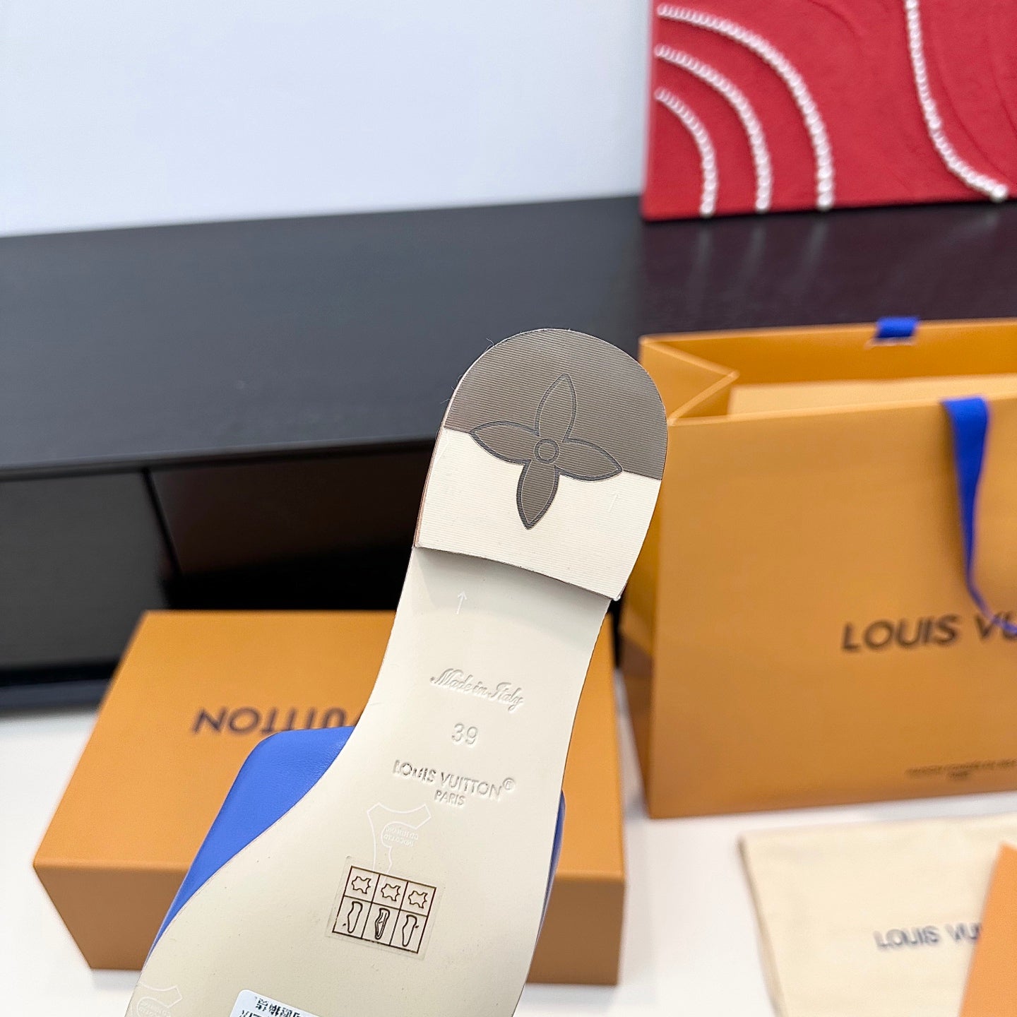 LV 26s V-Buck Sandals Cobalt Blue Calfskin 622401
