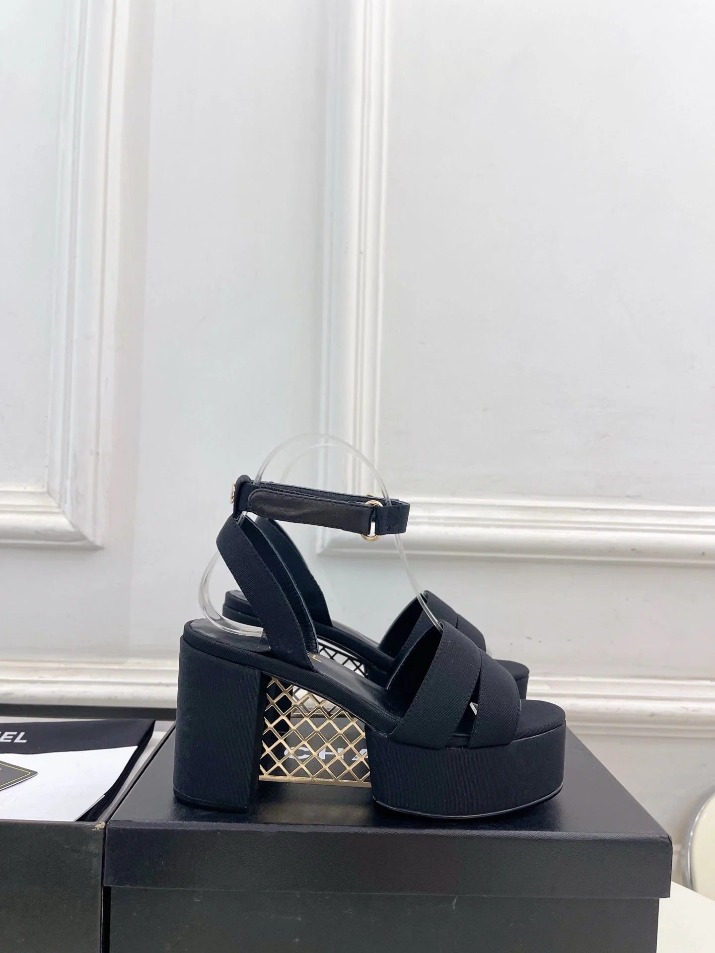 CC 26s HighHeeled Platform Sandals 85 Black Striped Fabric 631870
